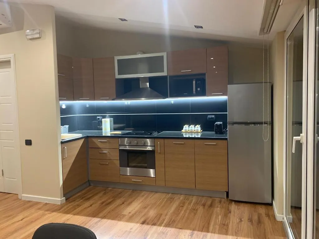 4E Apartment Tiran